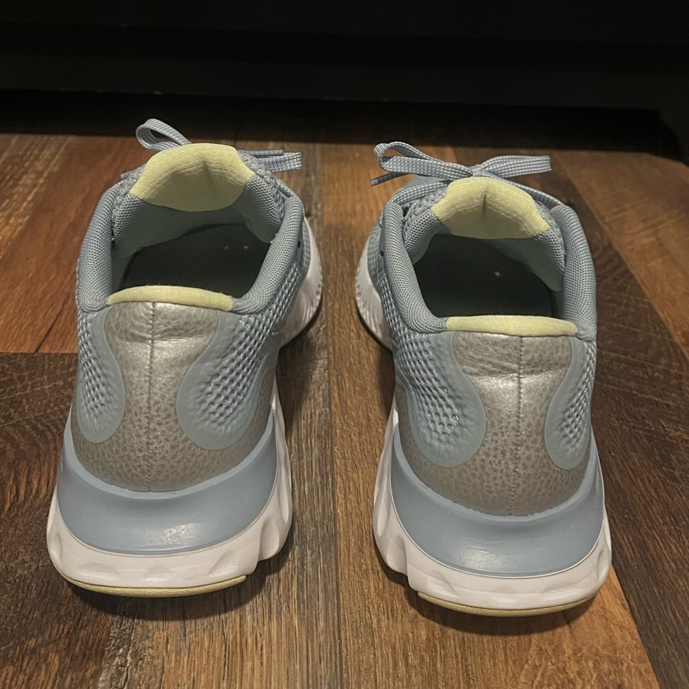EUC Women's Nike Renew Blue & Gray Running Shoes - Picture 6 of 8